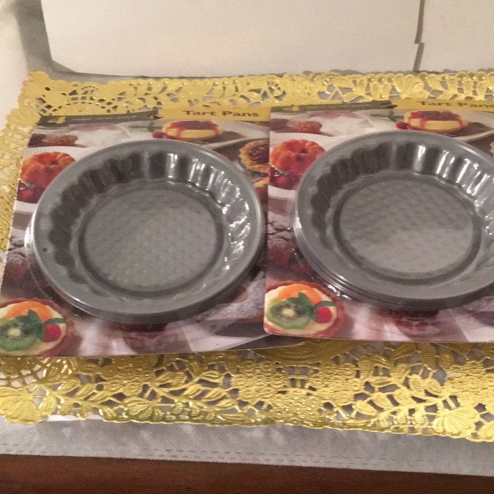 NWT Two brand new packages of four mini tart pans in each package